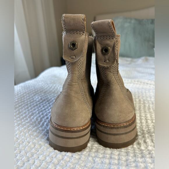 Timberland Women's Courmayeur Valley Chelsea Bootie - Picture 5 of 8